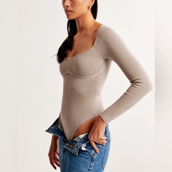 ABERCROMBIE Long sleeved sweetheart sweater bodysuit small light brown NWOT - Picture 3 of 8